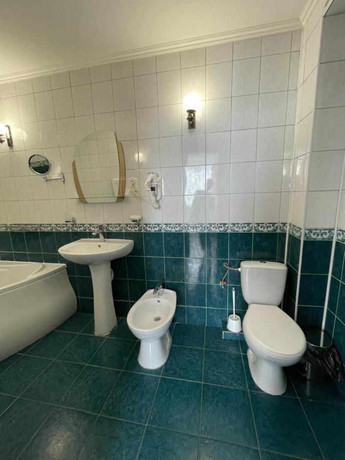Готель "Дубно" Bagian luar foto